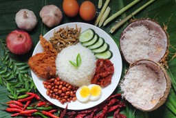 nasi-lemak-local-food-singapore